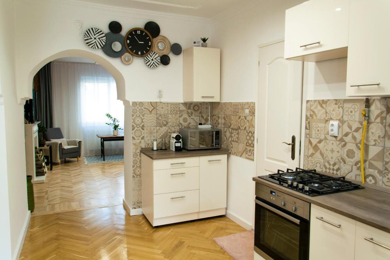 Season One Apartman Szeged Exterior foto