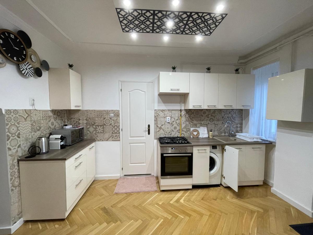 Season One Apartman Szeged Exterior foto